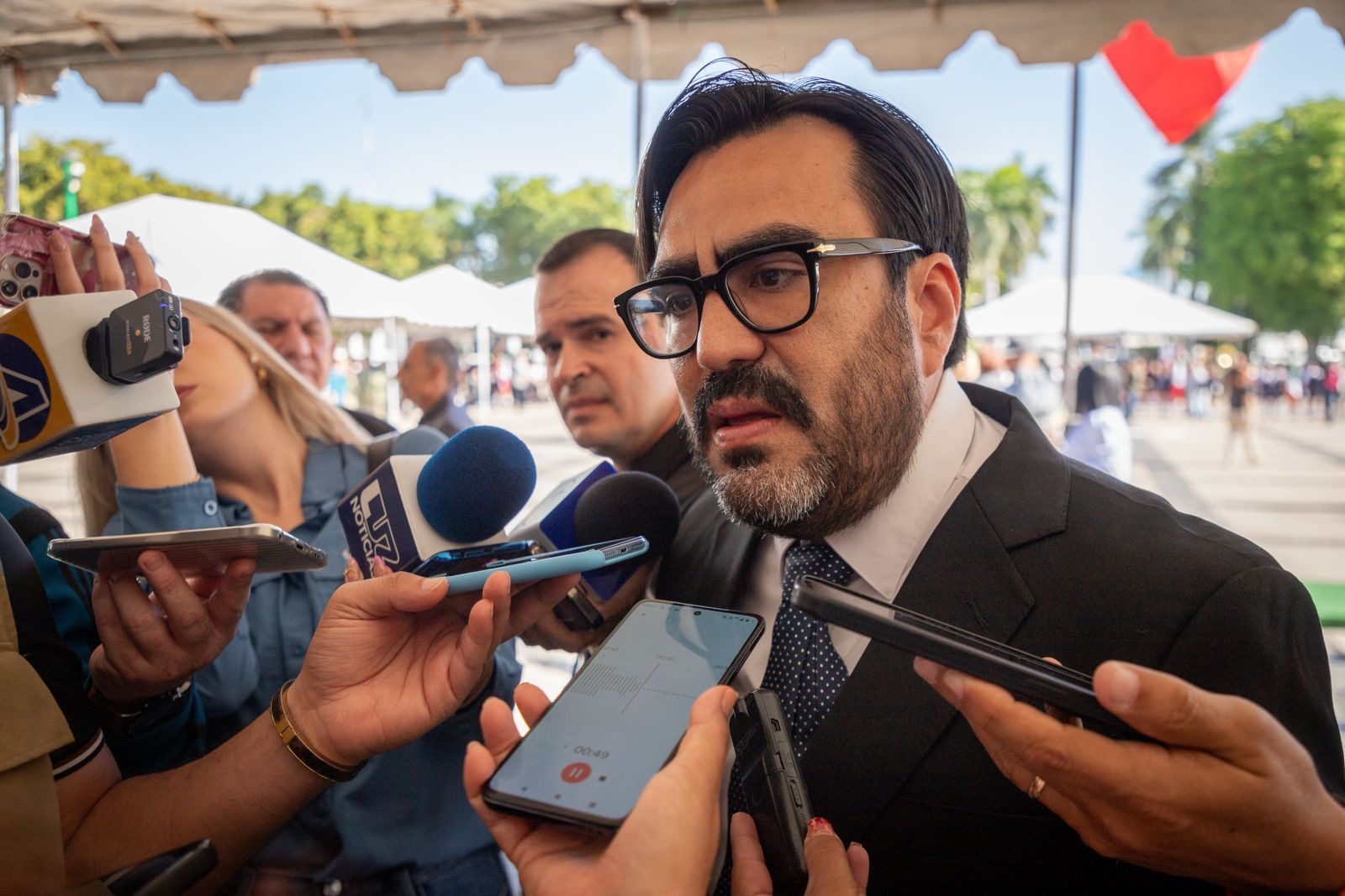 “Mi corazón se mueve para que vivamos cada día mejor en Culiacán”: Juan de Dios Gámez al hablar de encuestas sobre tendencias políticas