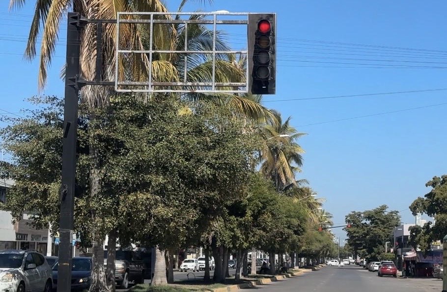 Obed Báez anuncia gestión para rehabilitar nomenclatura vial en Guasave